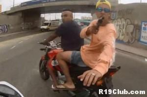 Assalto a mão armada a motociclista